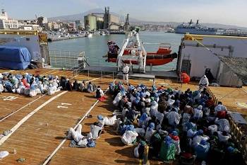 5,000 refugees rescued on route to Italy from Libya