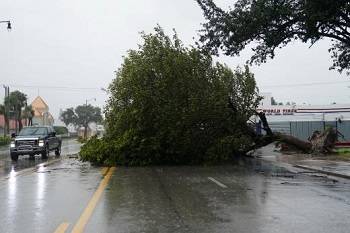 Hurricane Irma pounds southern Florida