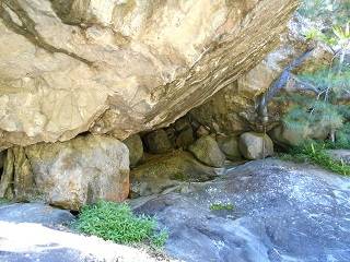  Le hadith des trois hommes qui trouvrent refuge dans une grotte
