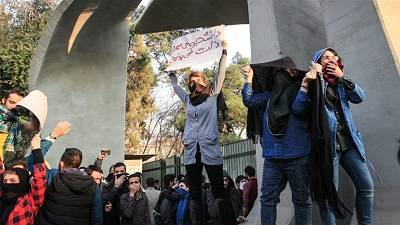  Two protesters killed in Iran anti-government rallies