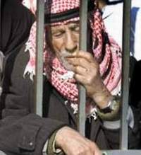 مليونا فلسطيني تحت خط الفقر