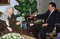 Arafat Calls for Arab Summit while Mubarak Blasts Sharon