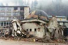 Bosnians decry genocide ruling