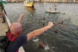 Peace activist boats sail into Gaza sand