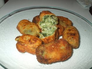 Croquetas de espinacas y piñones